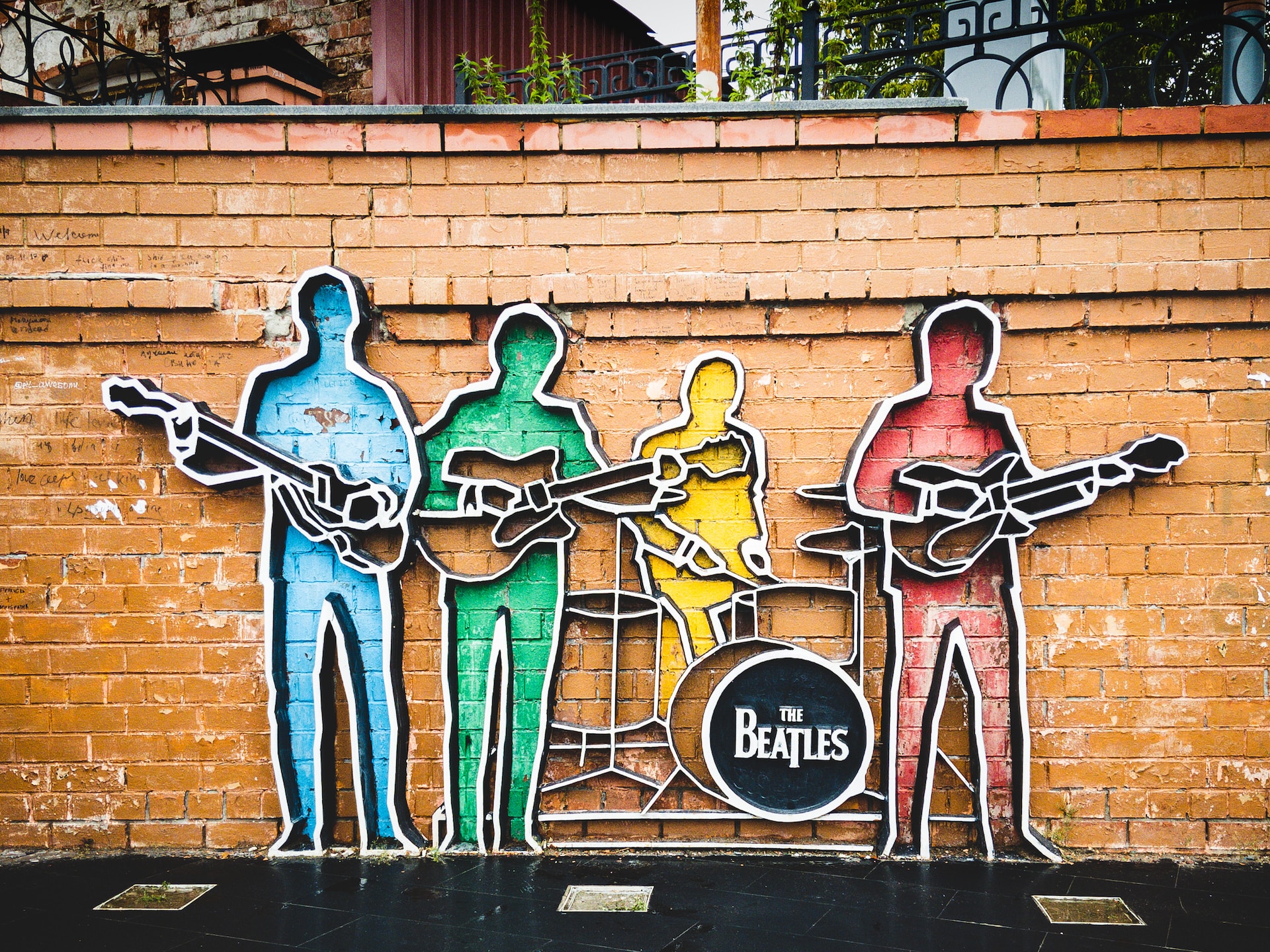 The Beatles wurden in Liverpool gegründet und waren zunächst eine Beat-Band